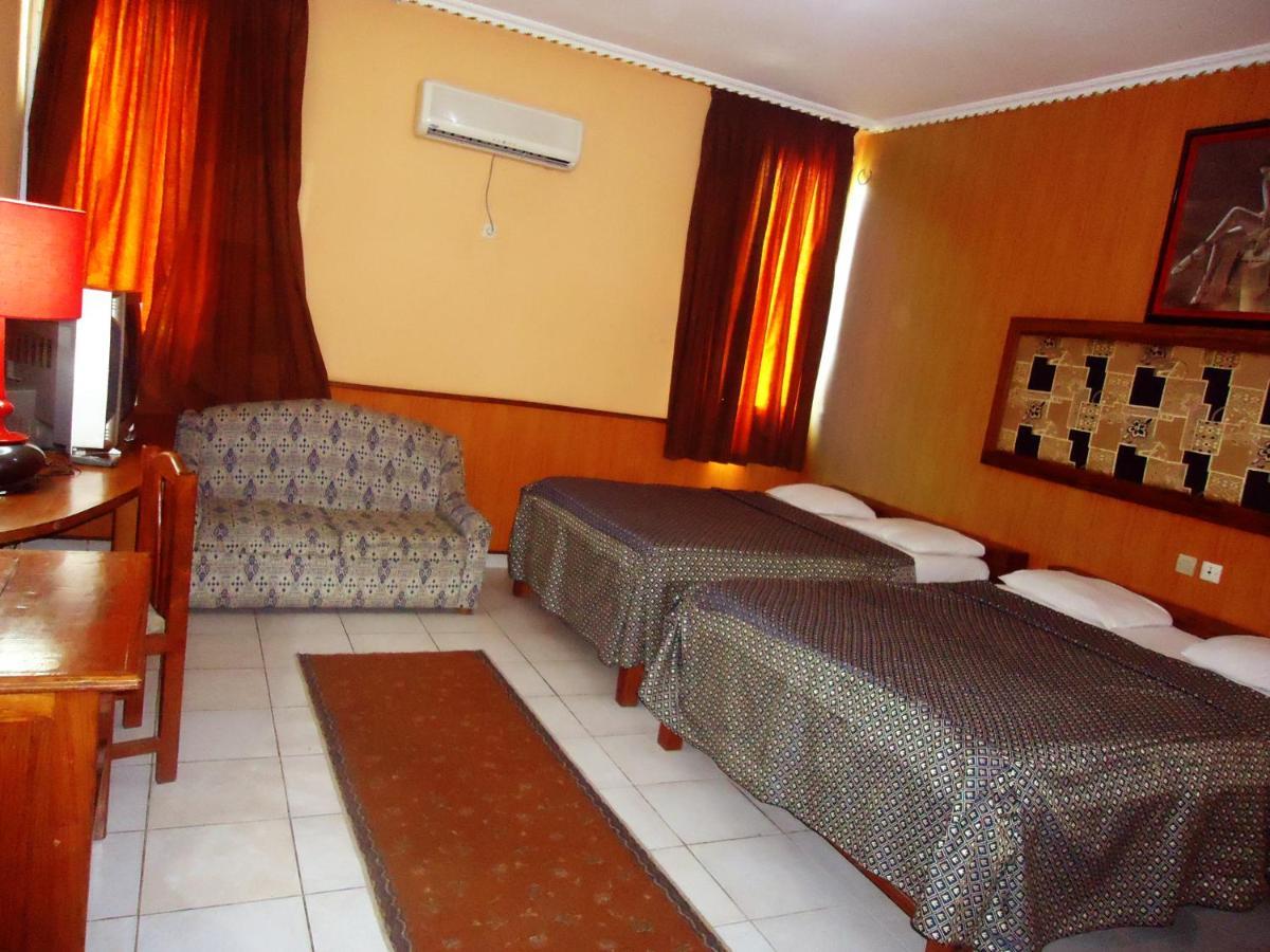 Hotel Saffana Ντουάλα Εξωτερικό φωτογραφία